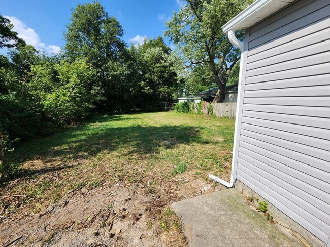 Building Photo - “Shawnee Home” Fully Remodeled - 2Bed/1Bat...