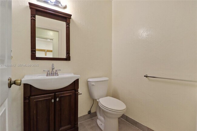 Building Photo - 15735 SW 92nd Ave