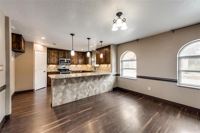 Building Photo - 433 Circleview Dr S