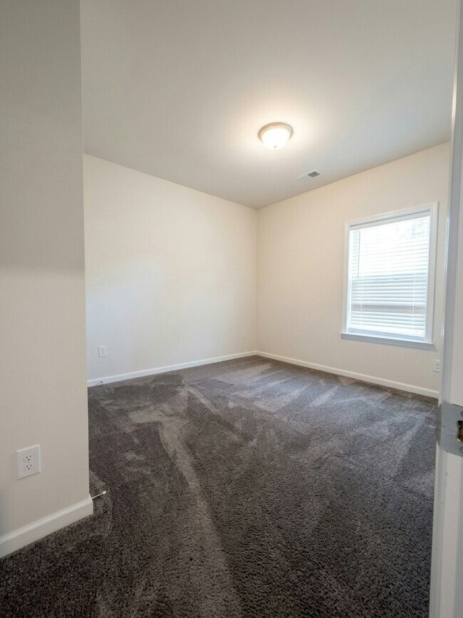 Building Photo - 311 Mahone Dr
