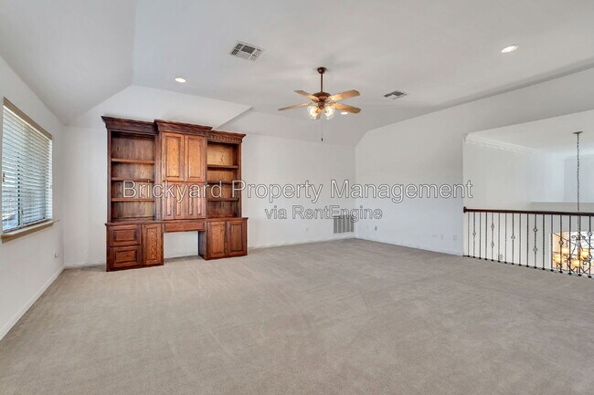 Building Photo - 350 Pine Valley Dr