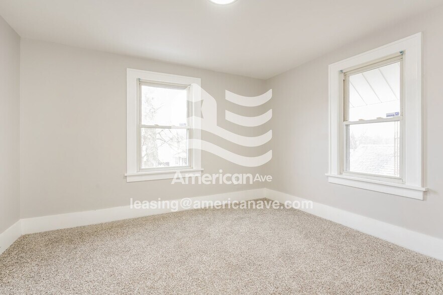 Building Photo - 1115 E Dayton St