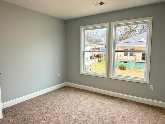 Building Photo - 28 11th St