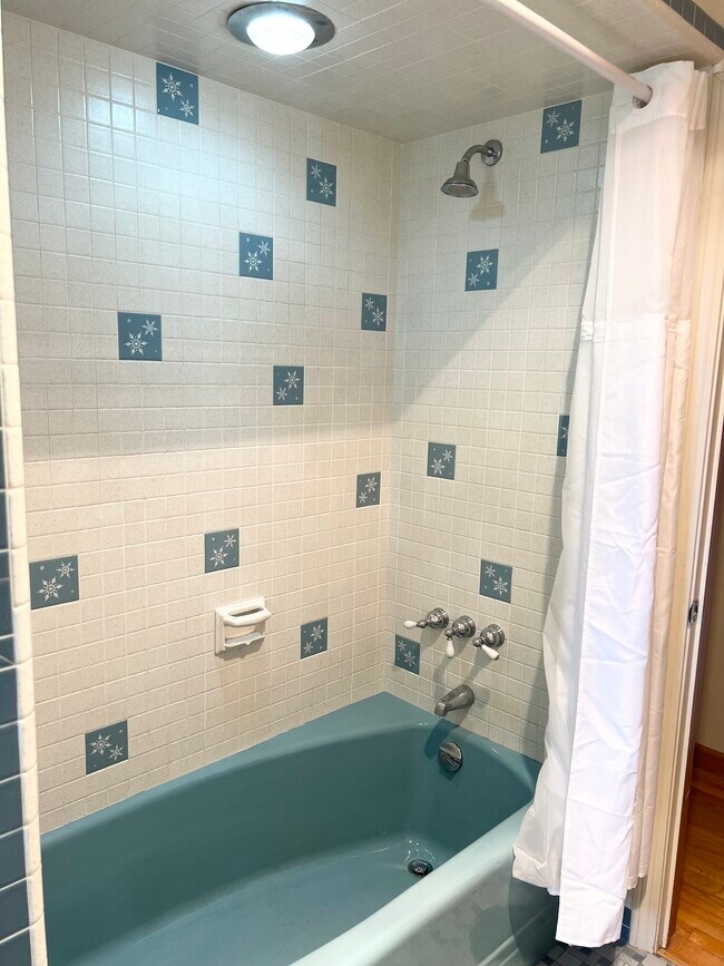 Building Photo - 524 Saybrook Rd