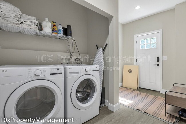 Building Photo - 566 Kimball Pl