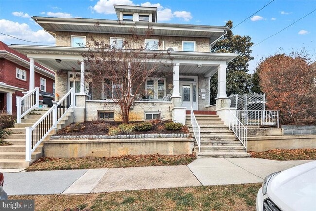 Building Photo - 405 Reading Ave