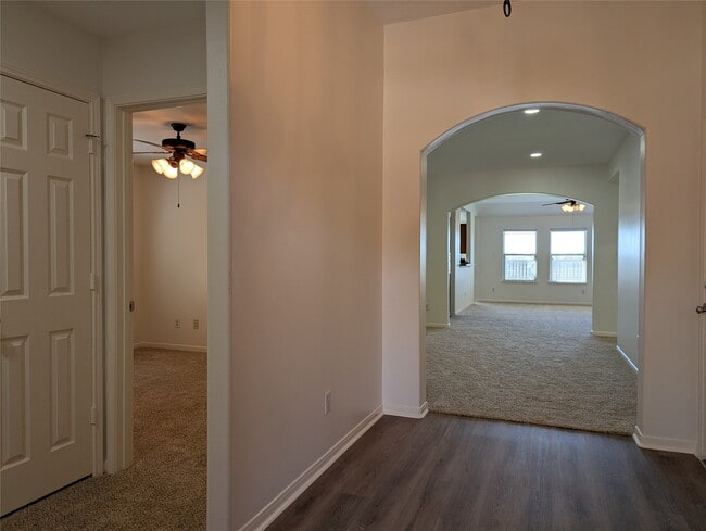 Building Photo - 5618 Savannah Woods Ln