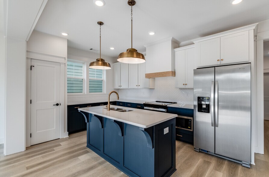 Building Photo - 153 Oasis Dr