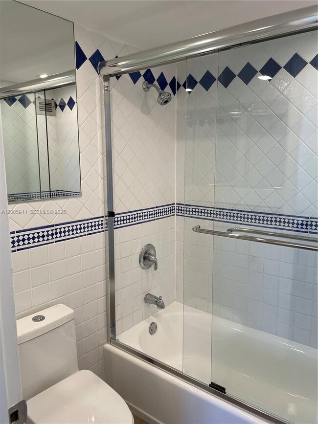 Building Photo - 5 Island Ave