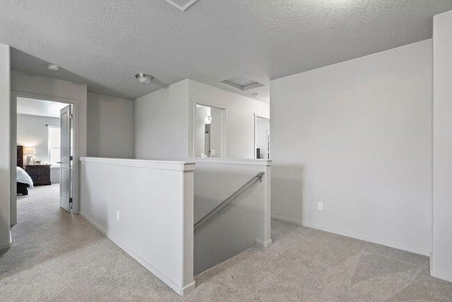 Building Photo - Immaculate Newer Construction w/ Vinyl Fen...