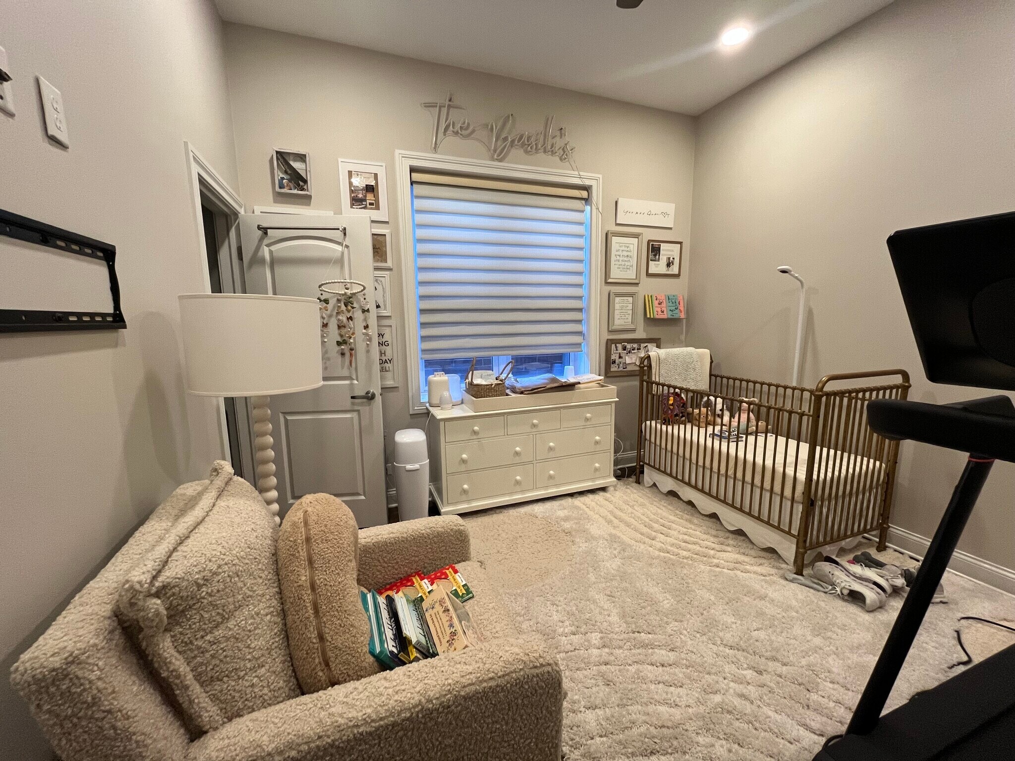 Second bdrm - 1116 W Hubbard St