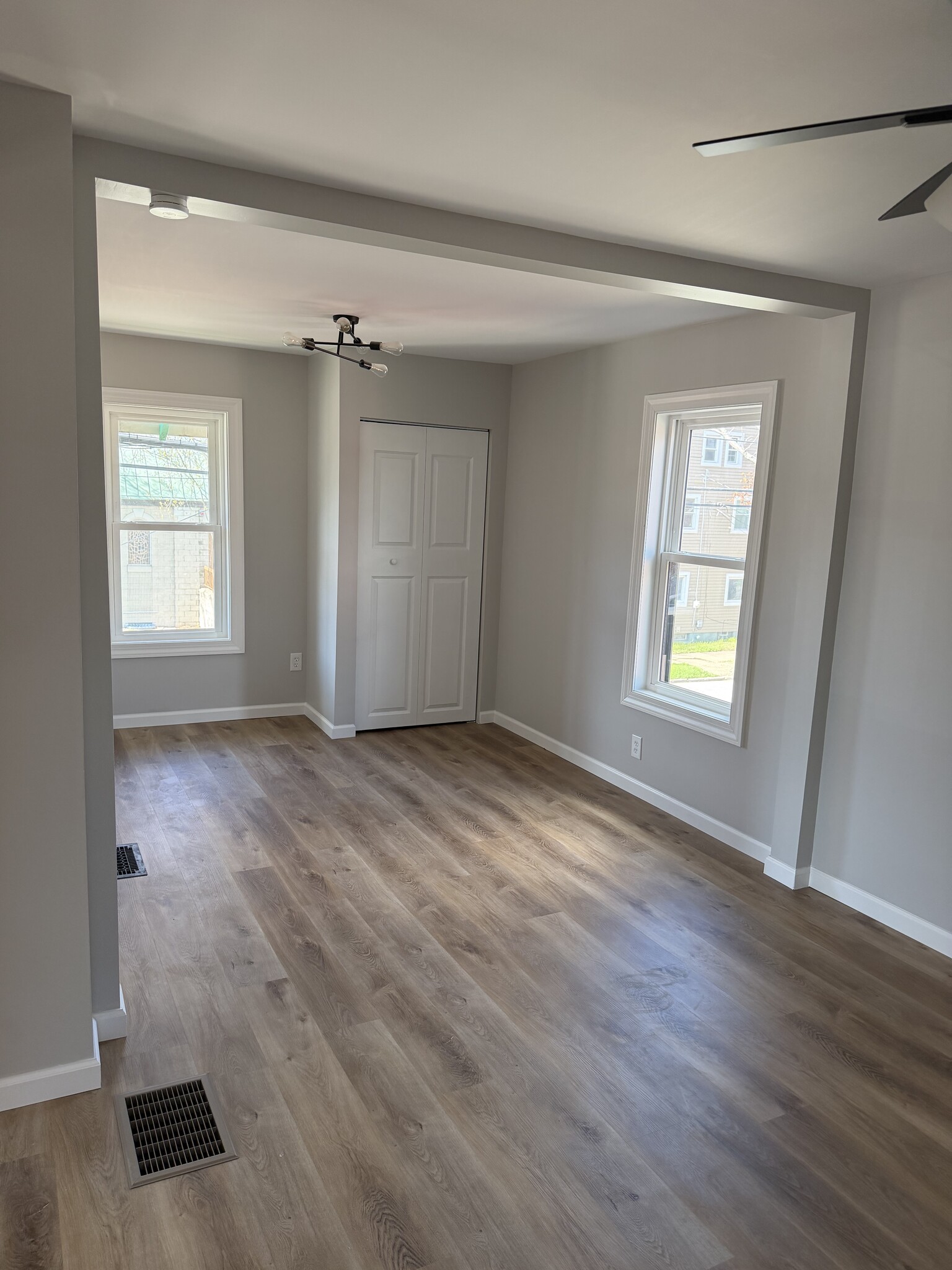 Building Photo - 301 Holland St