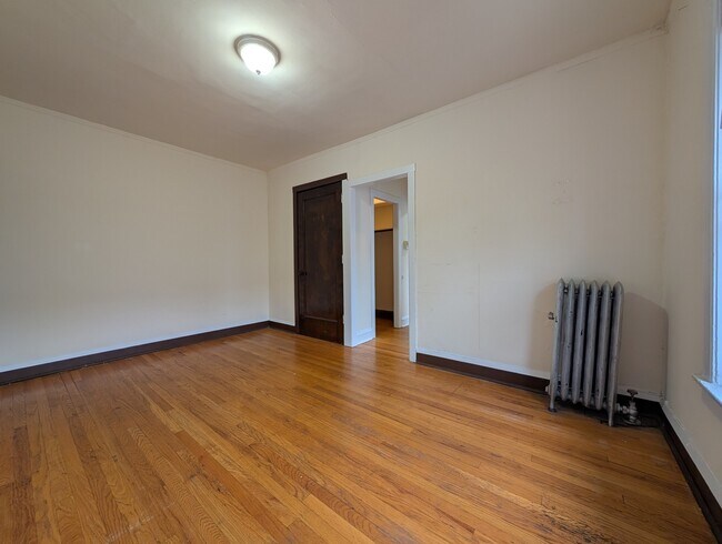 Building Photo - 3312 W Schubert Ave