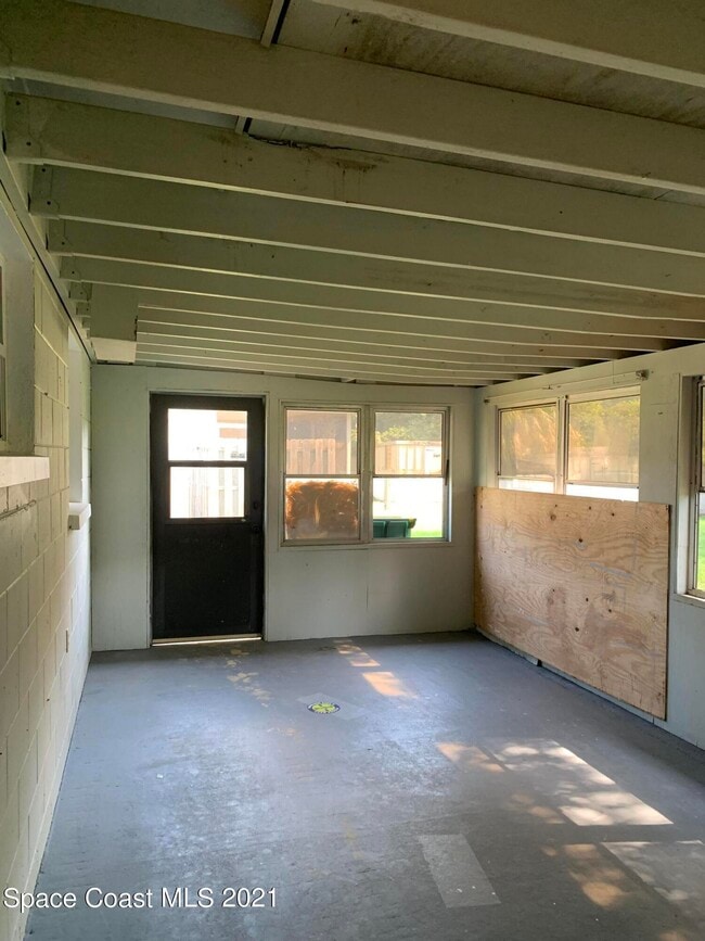 Building Photo - 741 Venus Dr