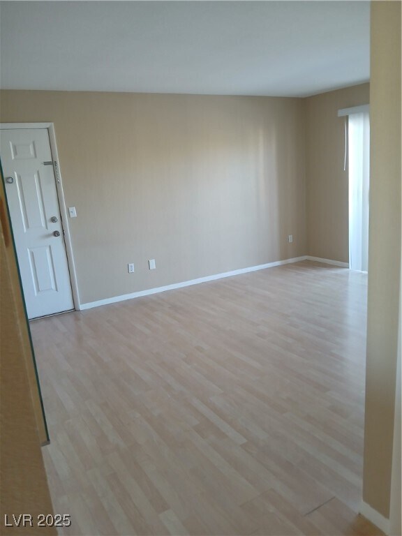 Building Photo - 8070 W Russell Rd