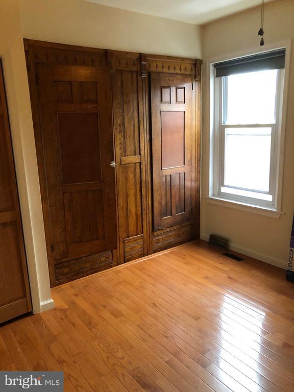Building Photo - 2227 S Rosewood St