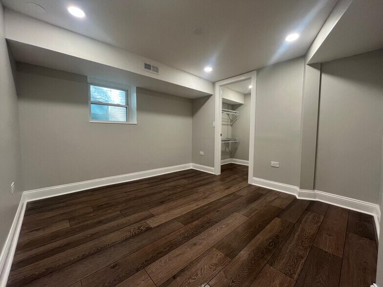 Bedroom - 4317 N Ashland Ave