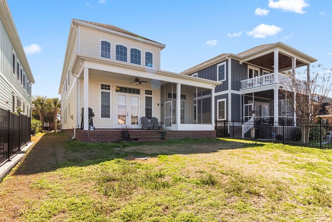 Building Photo - Crystal Water Home