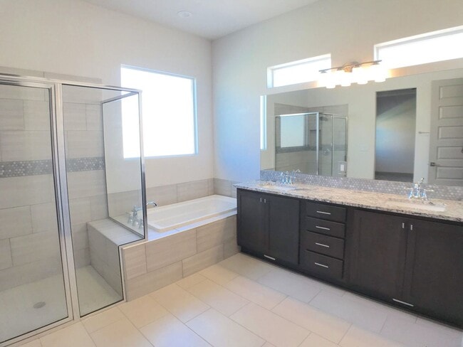 Building Photo - Gorgeous Los Lunas 3 Bedroom! Open layout! Tons of space. Built in 2021