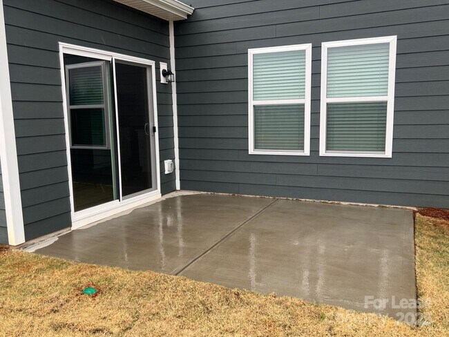 Building Photo - 1432 Wildflower St