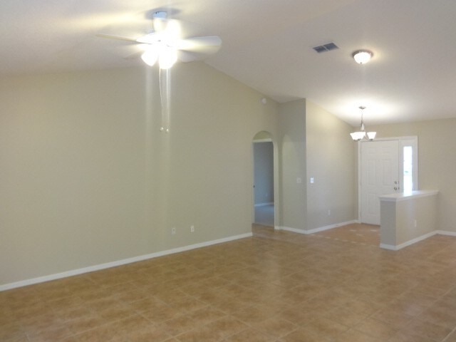 Building Photo - 808 Scenic View Cir