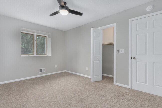 Building Photo - 400 Derby Ln