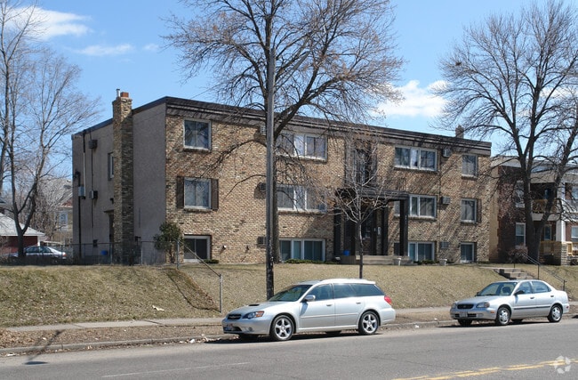 Building Photo - 2637 Lyndale Ave S