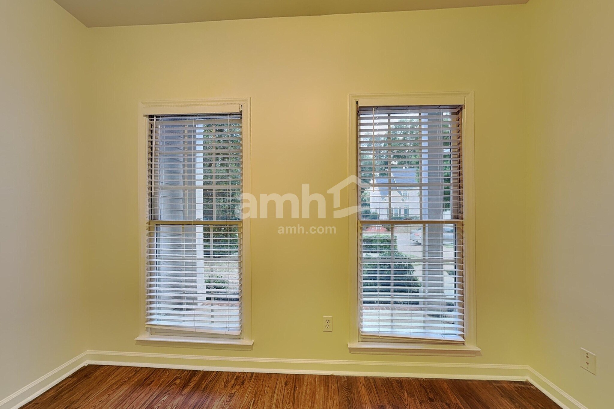 Building Photo - 102 Selsey Dr
