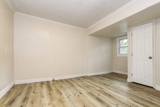 Building Photo - 1312 Vernon Pl