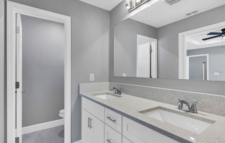 Building Photo - 15145 SW 65th Avenue Rd