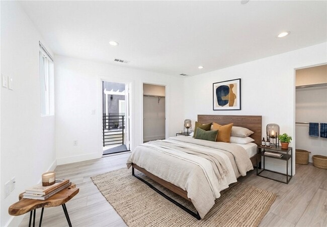 Building Photo - 5016 Pickford St