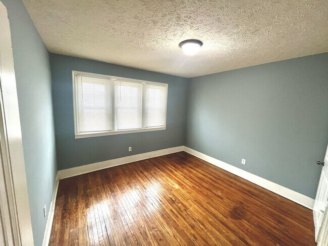 Building Photo - 1137 Muskegon Ave NW