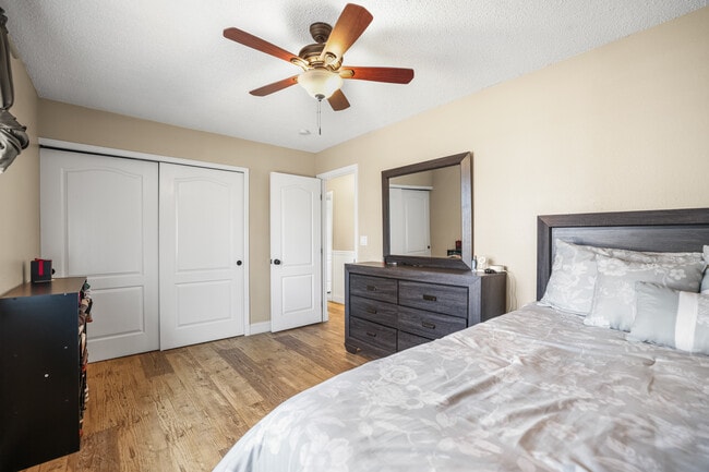 Building Photo - 2525 Nadine Dr