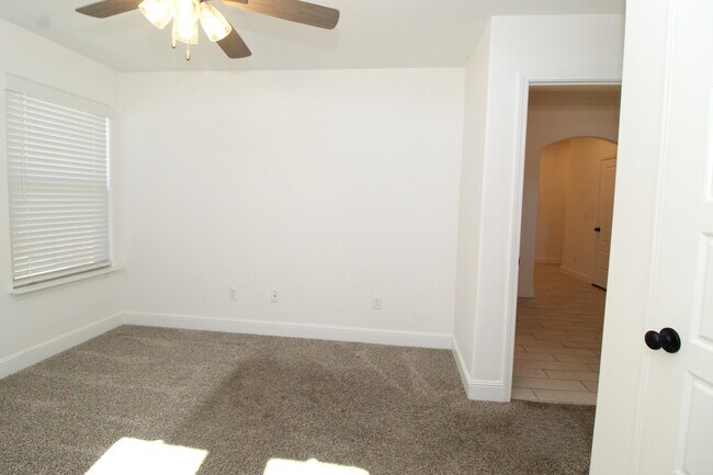 Building Photo - 1500 Ari Ave