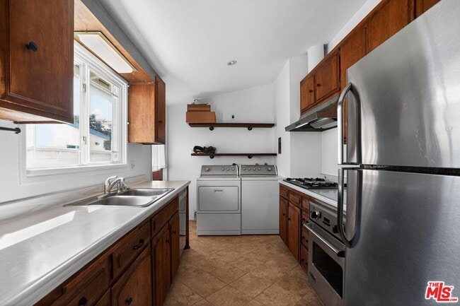 Building Photo - 4055 Moore St