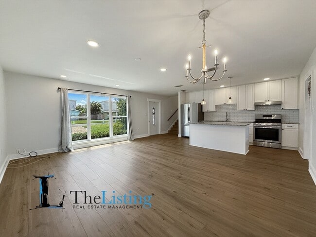 Building Photo - 4501 S Cortez Ave