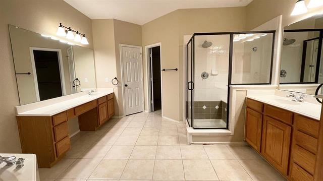 Building Photo - 2712 Oakland Hills Dr