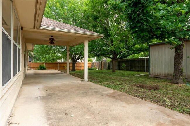 Building Photo - 1517 Hollyhock Ct