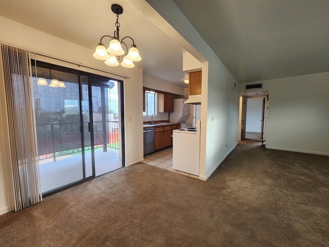 Building Photo - 2BR 1 Ba Upstairs Apartment in Midtown Tucson