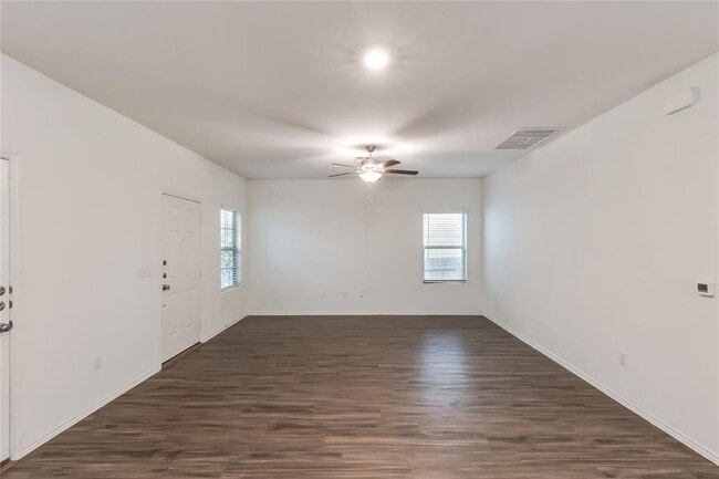 Building Photo - 7209 Spirit Hill Rd