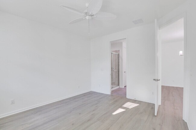 Building Photo - 165 Salty Fin Dr