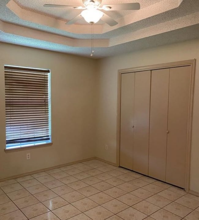 Building Photo - 225 E Maple Ave