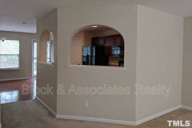 Building Photo - 8829 Thornton Town Pl