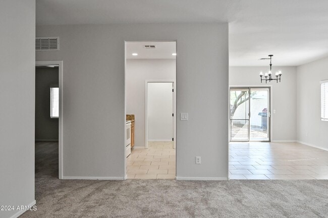 Building Photo - 1949 E Saddle Dr