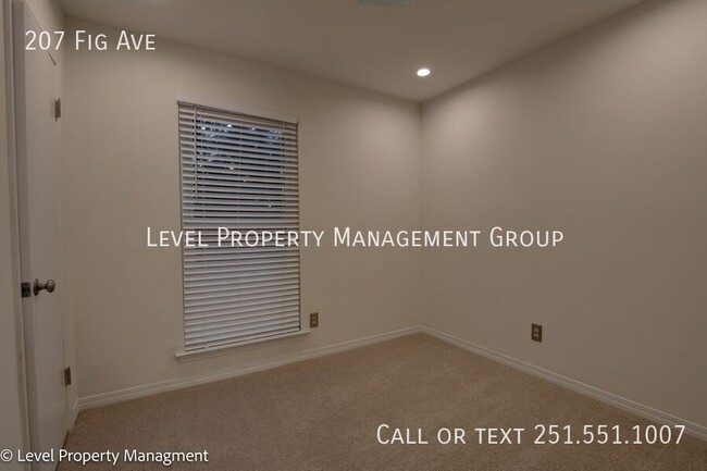 Building Photo - 207 Fig Ave