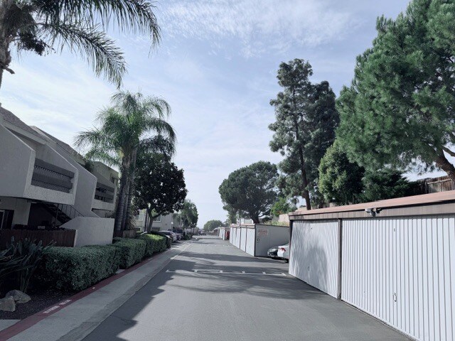 Building Photo - 2266 Denair Ave