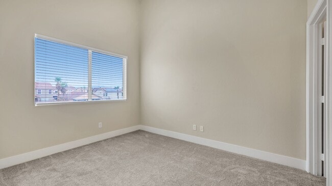 Building Photo - Fully rehabbed 3 bedroom Townhouse with 2 ...