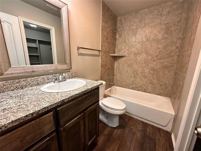 Building Photo - Charming 3-Bed Home w/ 2-Car Garage – Pet-Friendly