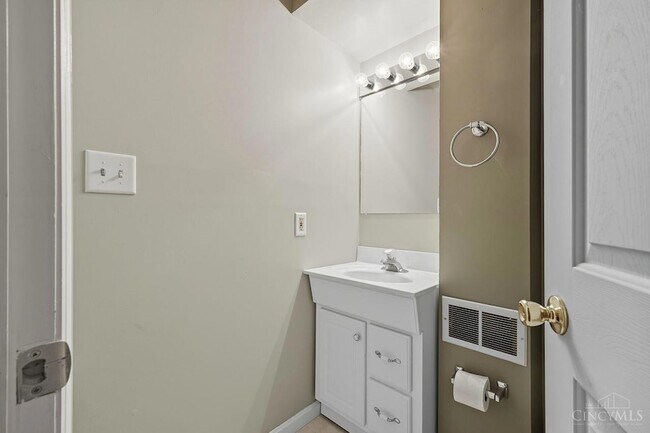 Building Photo - 6671 Foxfield Dr