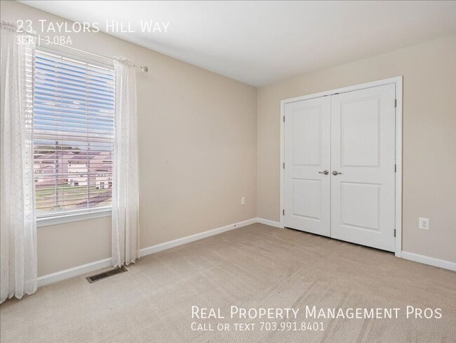 Building Photo - 23 Taylors Hl Wy